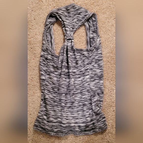 Maurices Sleeveless Vest type Sweater size small - Picture 2 of 4